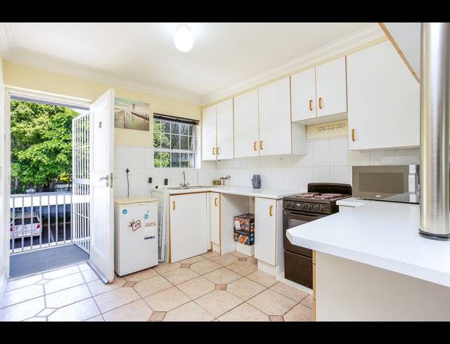 2 BEDROOM APARTMENT RENTED IN KENILWORTH UPPER